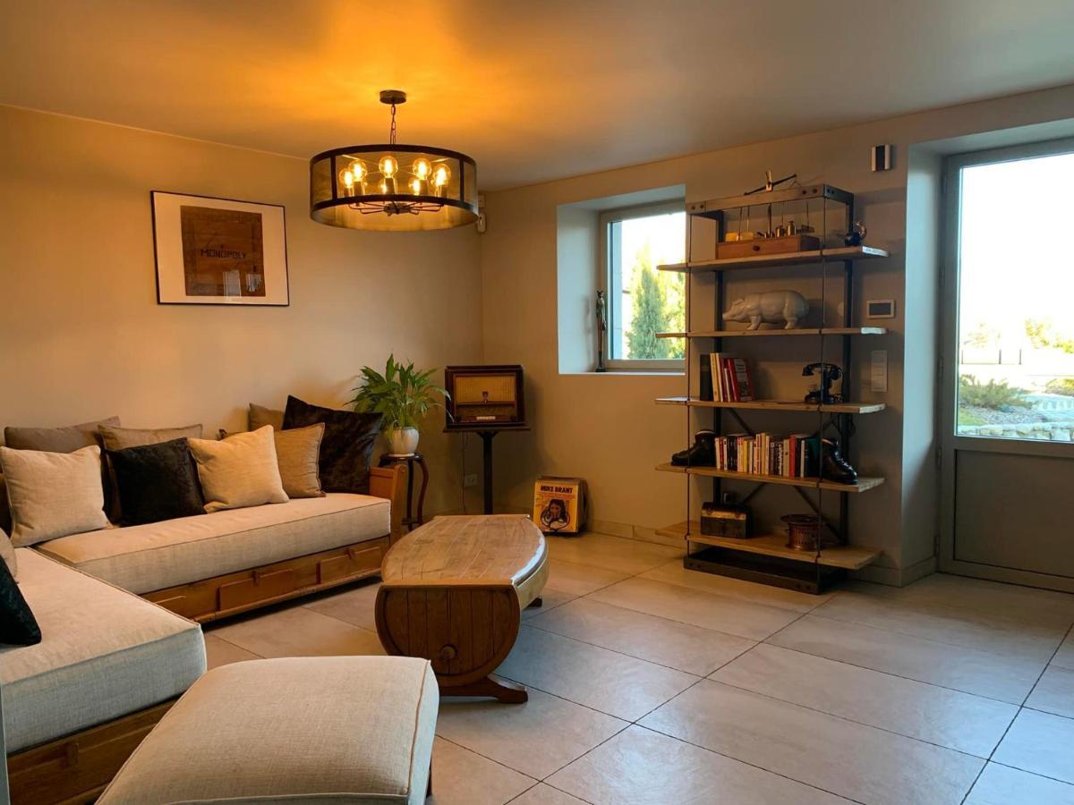 Le Paon Bleu Annecy Poisy Bed and Breakfast Exteriör bild
